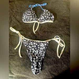 Brand new daisy suit